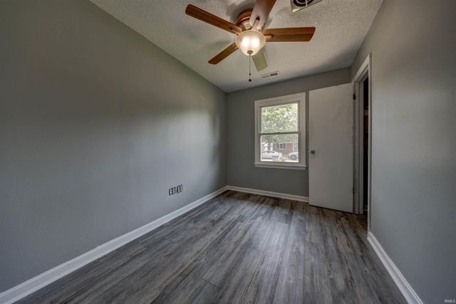 1817 Broadmoor Avenue, Evansville, IN 47714