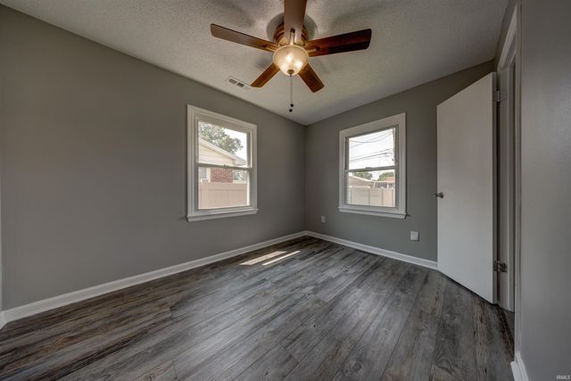 1817 Broadmoor Avenue, Evansville, IN 47714