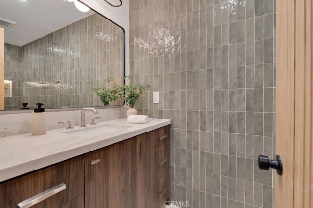 5700 Fairhaven, Woodland Hills, CA 91367