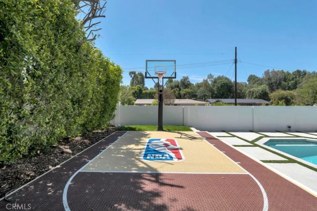 5700 Fairhaven, Woodland Hills, CA 91367