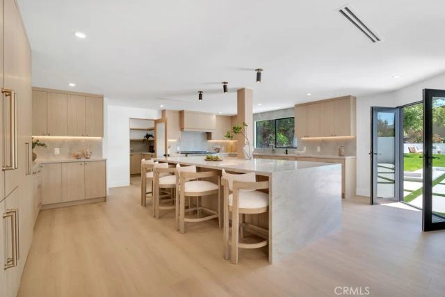 5700 Fairhaven, Woodland Hills, CA 91367