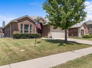 1512 Greenbrier Drive, Van Alstyne, TX 75495