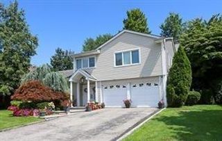 27 Brookfield Road, Manhasset Hills, NY 11040