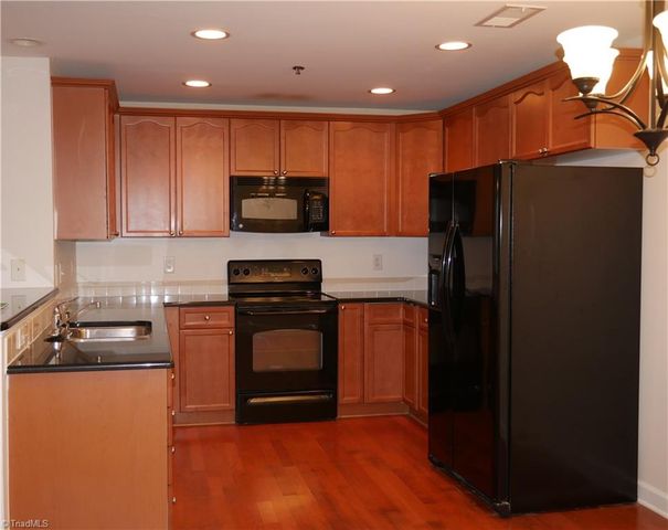 4762 Tatton Park Circle 2B, Winston-salem, NC 27103