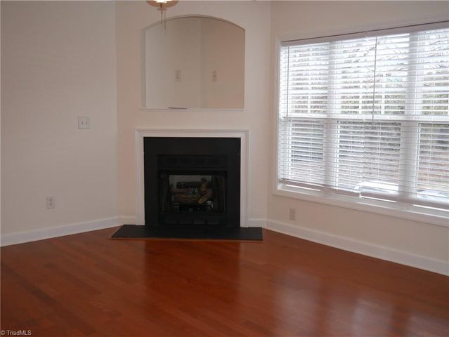 4762 Tatton Park Circle 2B, Winston-salem, NC 27103