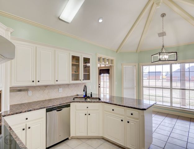 105 Dana Lane, Bossier City, LA 71111