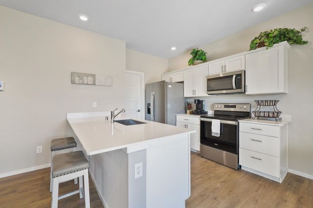8113 S Safflower St, Cheney, WA 99004