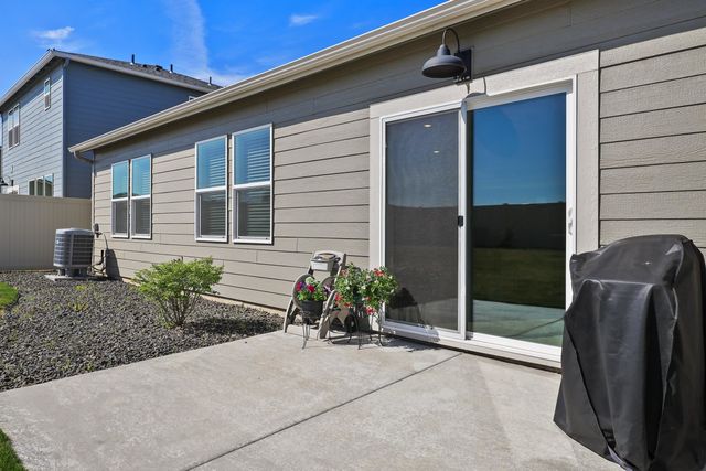 8113 S Safflower St, Cheney, WA 99004