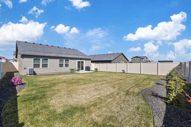 8113 S Safflower St, Cheney, WA 99004