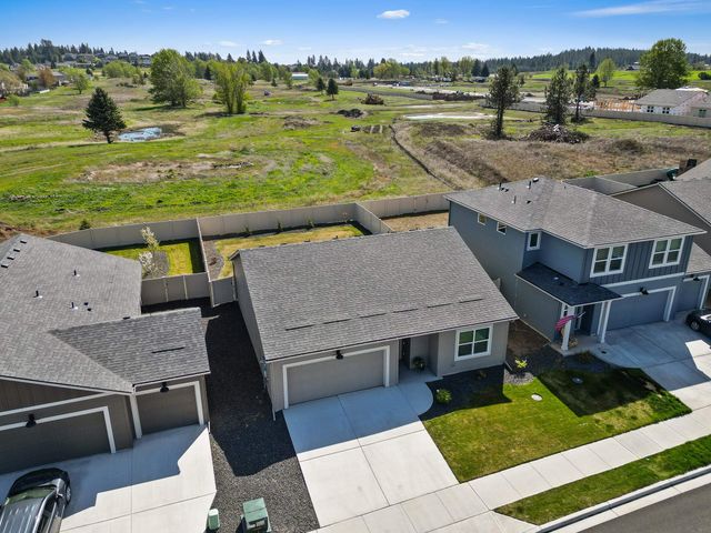 8113 S Safflower St, Cheney, WA 99004