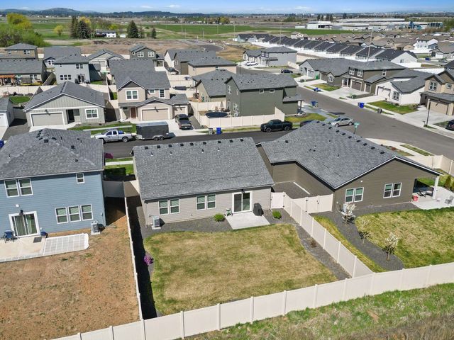 8113 S Safflower St, Cheney, WA 99004