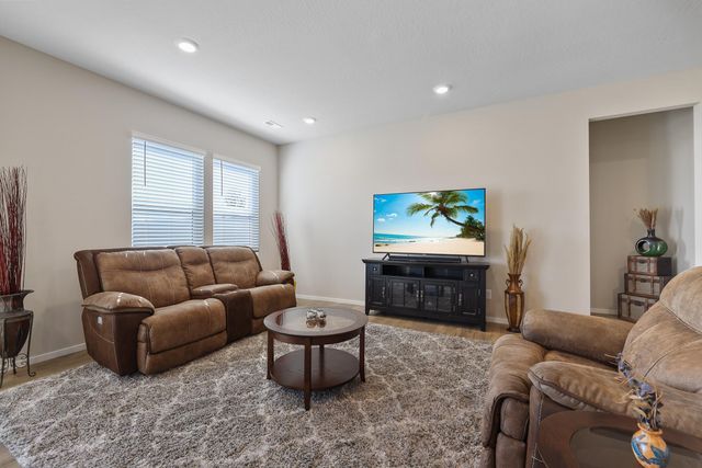 8113 S Safflower St, Cheney, WA 99004