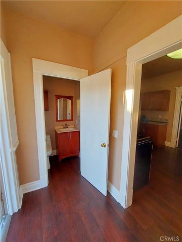 530 S Broadway, Santa Ana, CA 92701