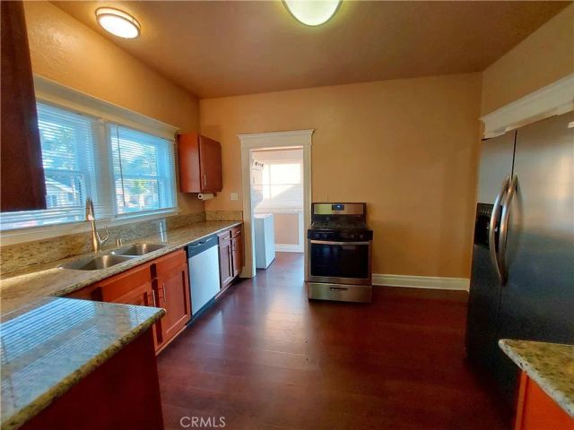 530 S Broadway, Santa Ana, CA 92701