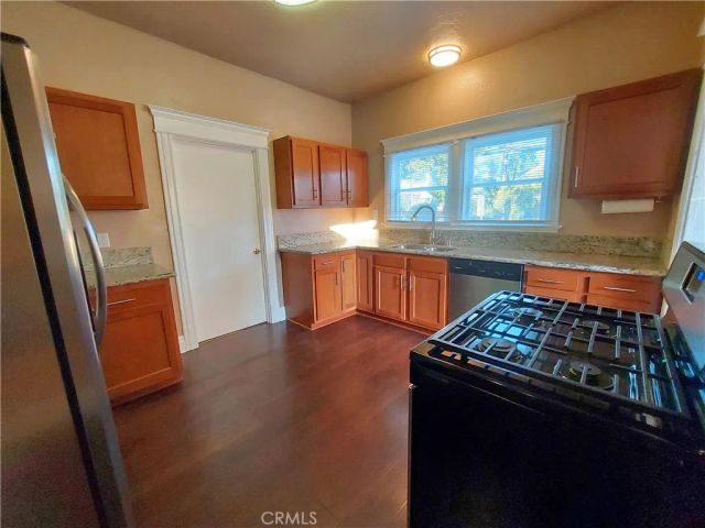 530 S Broadway, Santa Ana, CA 92701
