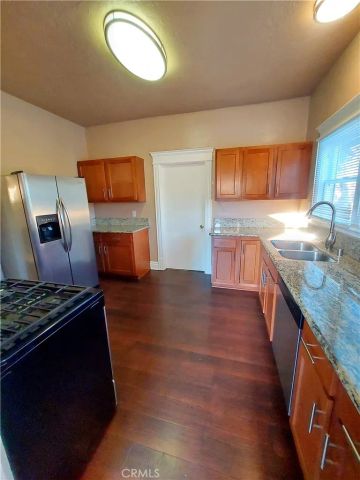 530 S Broadway, Santa Ana, CA 92701