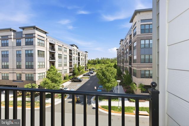 13367 LAUNDERS ST, Herndon, VA 20171