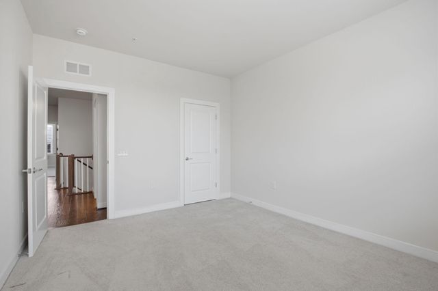 13367 LAUNDERS ST, Herndon, VA 20171