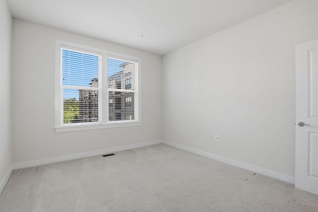 13367 LAUNDERS ST, Herndon, VA 20171