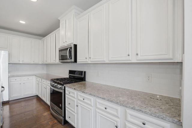 13367 LAUNDERS ST, Herndon, VA 20171