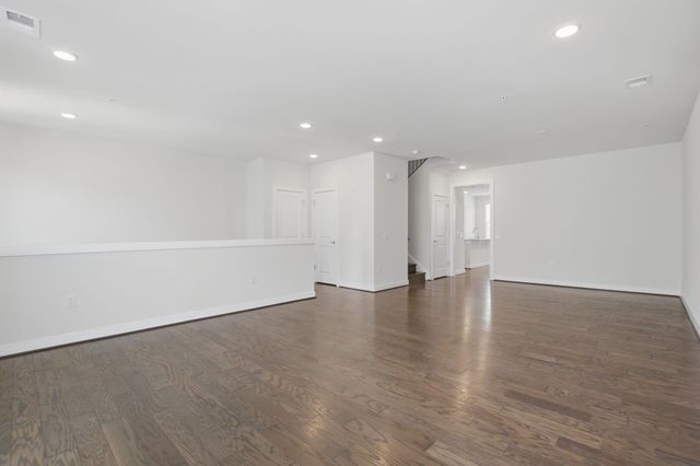 13367 LAUNDERS ST, Herndon, VA 20171