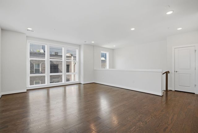 13367 LAUNDERS ST, Herndon, VA 20171