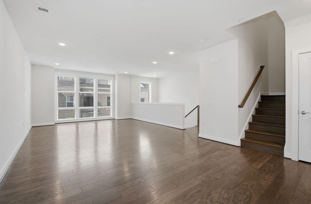 13367 LAUNDERS ST, Herndon, VA 20171