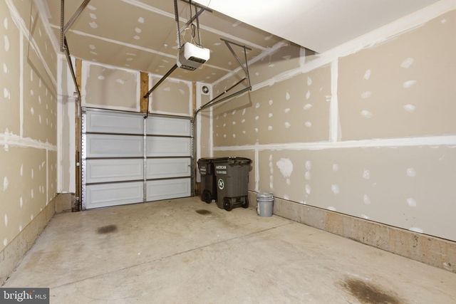 13367 LAUNDERS ST, Herndon, VA 20171