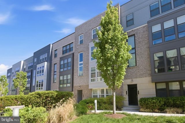 13367 LAUNDERS ST, Herndon, VA 20171
