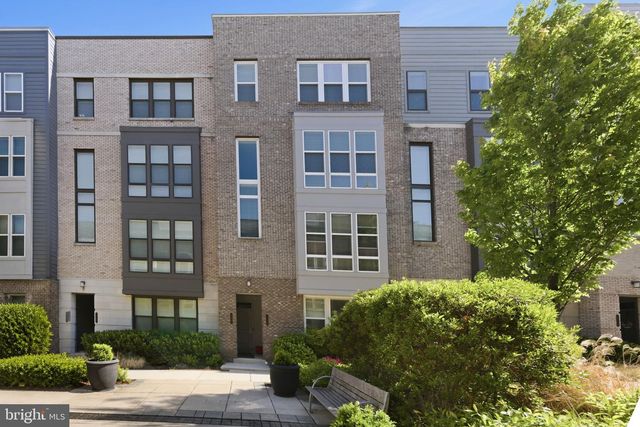 13367 LAUNDERS ST, Herndon, VA 20171