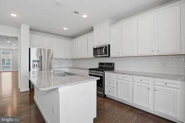 13367 LAUNDERS ST, Herndon, VA 20171