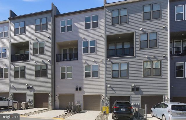 13367 LAUNDERS ST, Herndon, VA 20171