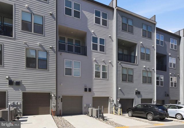 13367 LAUNDERS ST, Herndon, VA 20171