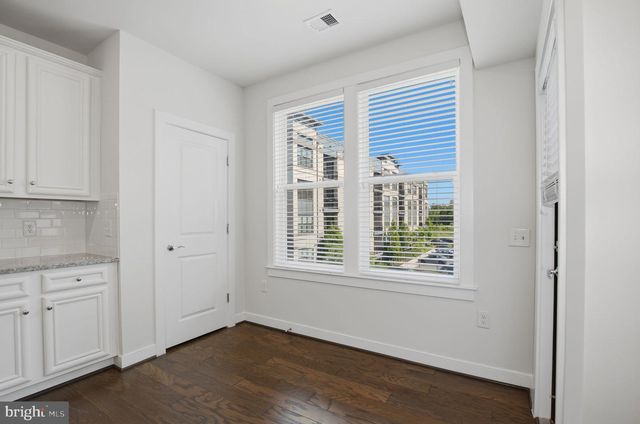13367 LAUNDERS ST, Herndon, VA 20171