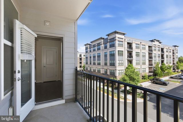 13367 LAUNDERS ST, Herndon, VA 20171
