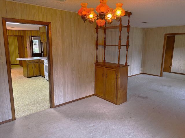 677 N Fowlkes Street, Sealy, TX 77474
