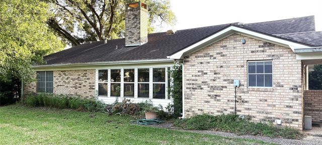 677 N Fowlkes Street, Sealy, TX 77474