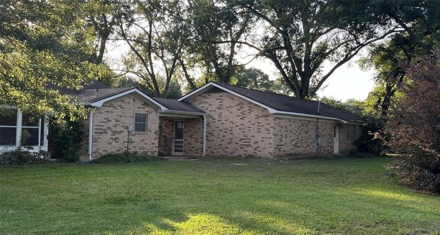 677 N Fowlkes Street, Sealy, TX 77474