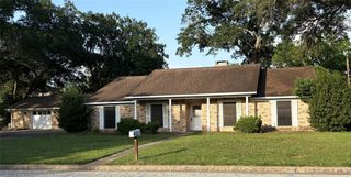 677 N Fowlkes Street, Sealy, TX 77474