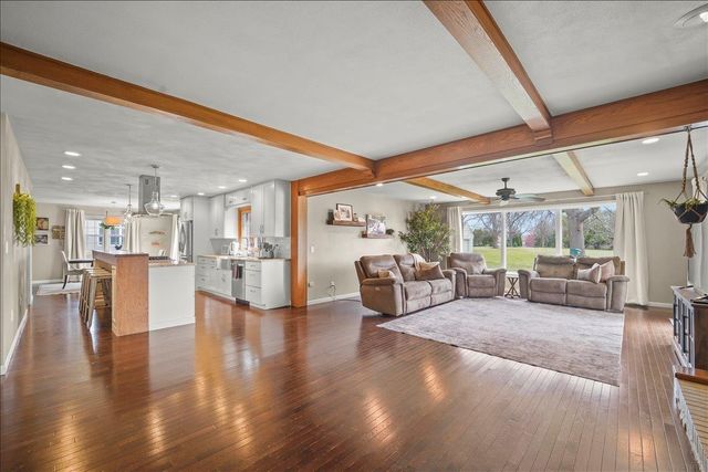 1026 Carriage Lane, Cedar Falls, IA 50613