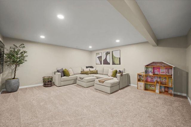 1026 Carriage Lane, Cedar Falls, IA 50613