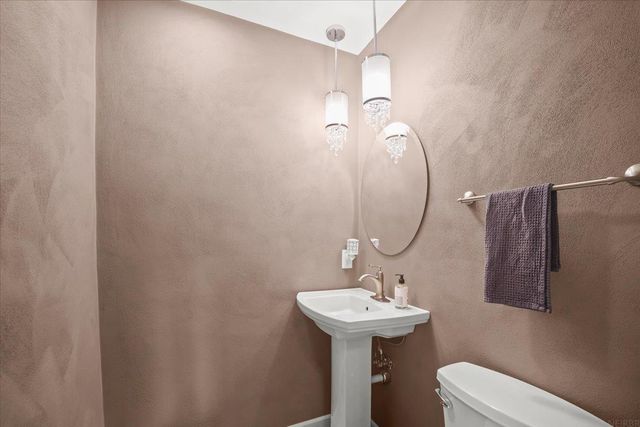 1026 Carriage Lane, Cedar Falls, IA 50613