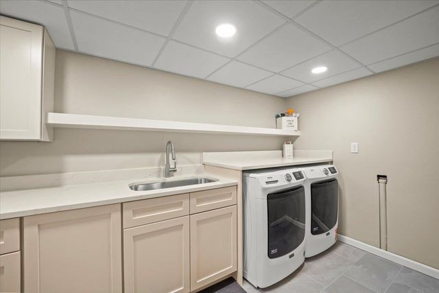 1026 Carriage Lane, Cedar Falls, IA 50613