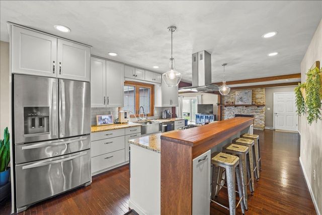 1026 Carriage Lane, Cedar Falls, IA 50613