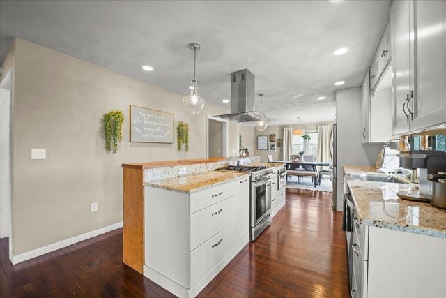 1026 Carriage Lane, Cedar Falls, IA 50613