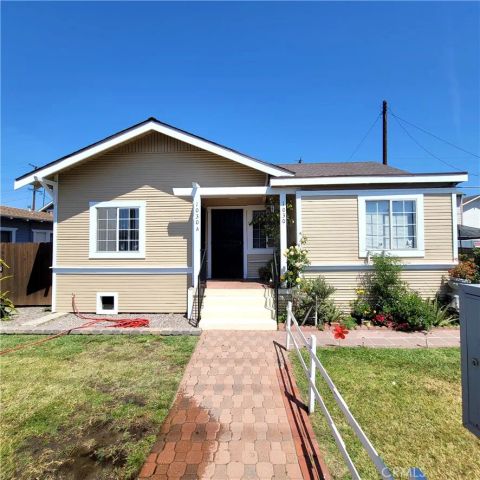 1030 Daisy, Long Beach, CA 90813