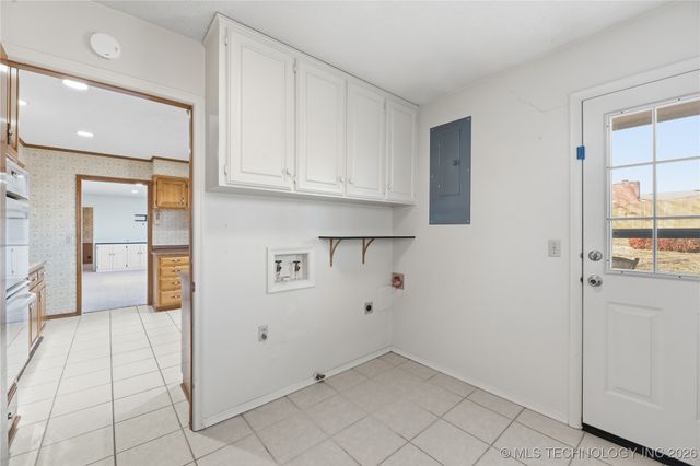 1037 Meadow Drive, Bartlesville, OK 74006