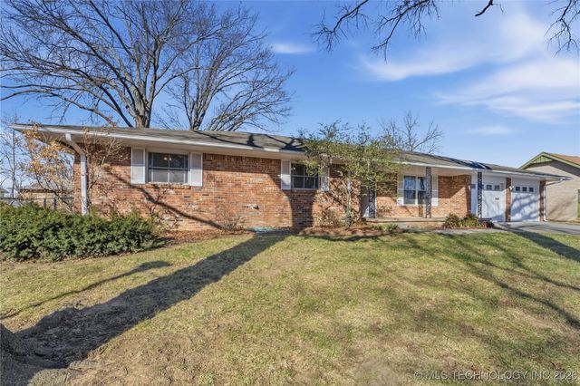 1037 Meadow Drive, Bartlesville, OK 74006