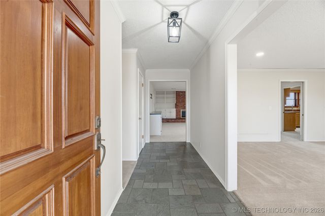 1037 Meadow Drive, Bartlesville, OK 74006