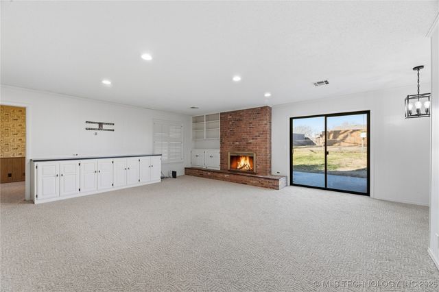 1037 Meadow Drive, Bartlesville, OK 74006